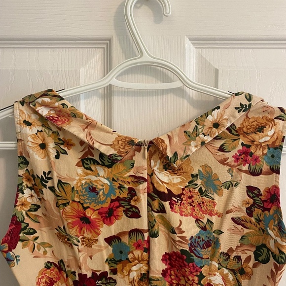 Knee Length Sleeveless Floral Dress with Scoop Bust and Back Zipper Size S - Picture 8 of 8